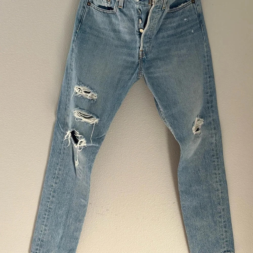 LEVI'S Premium 501 S Jeans Women's W27/L28 High Rise Ripped Distressed - Picture 11 of 11